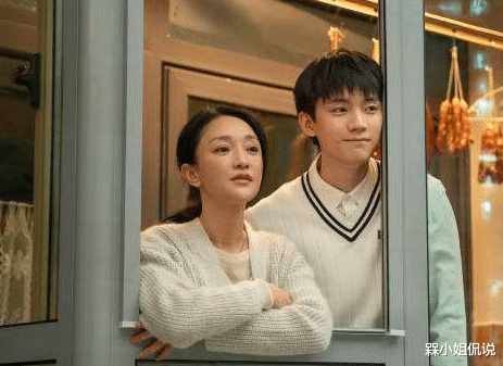 跨年|周迅真是好气质，穿基础单品仍显高级感，年近半百也不见岁月痕迹