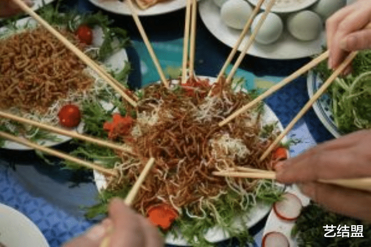 二氧化碳 原来人们曾经小看了黄粉虫，没想到它的价值还真不小！