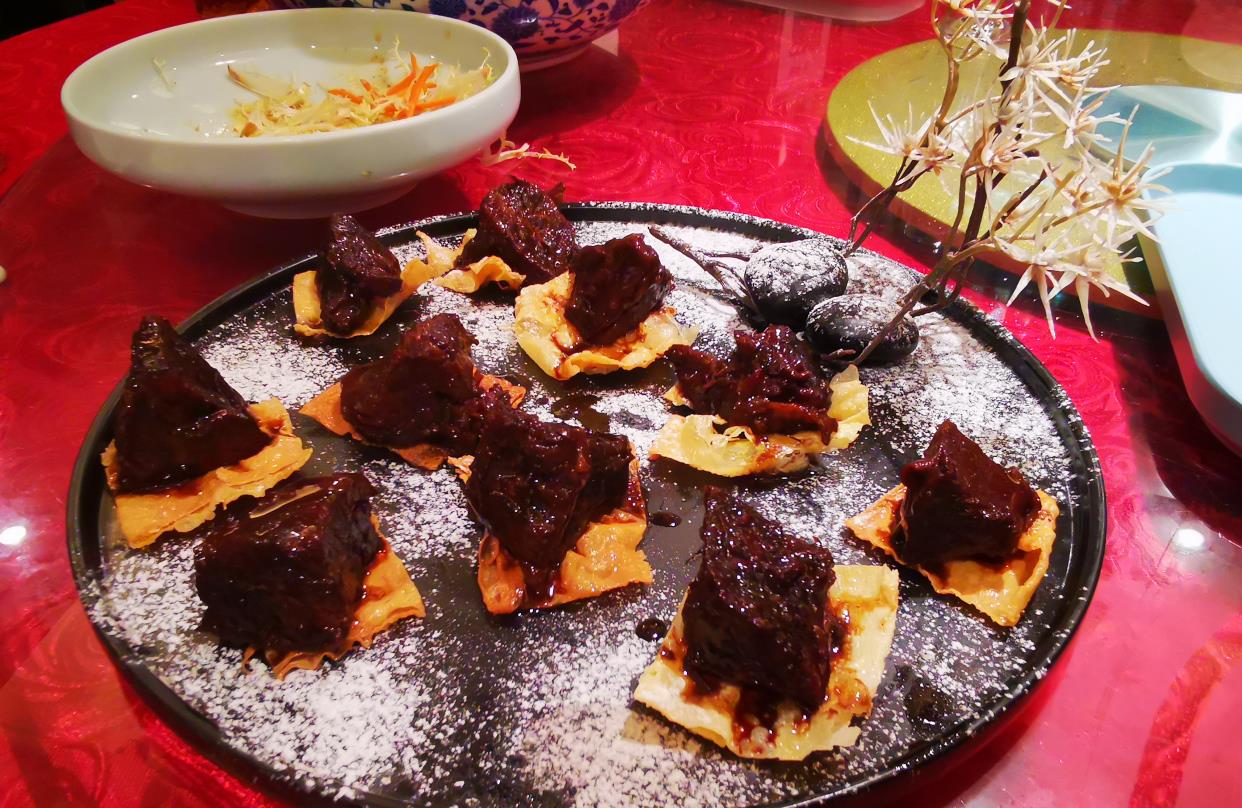 即兴的爱|#探店打卡#龙井路上茶人村。来杭州必吃餐厅首位。蝉联两届必吃榜