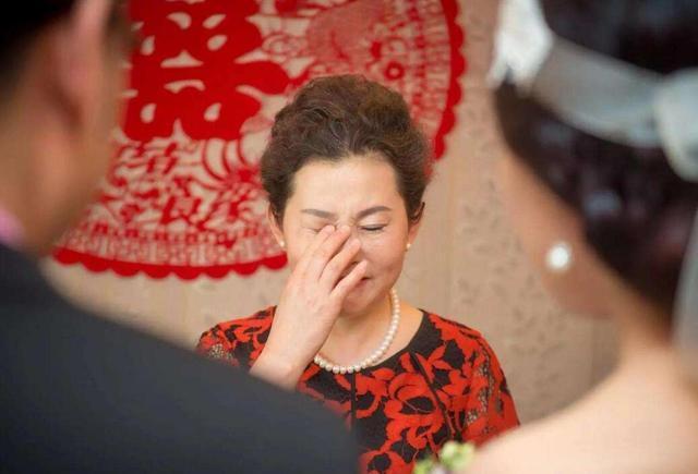 正午阳光|家有女儿，这6种家庭的男孩最好别嫁，彩礼丰厚也难幸福