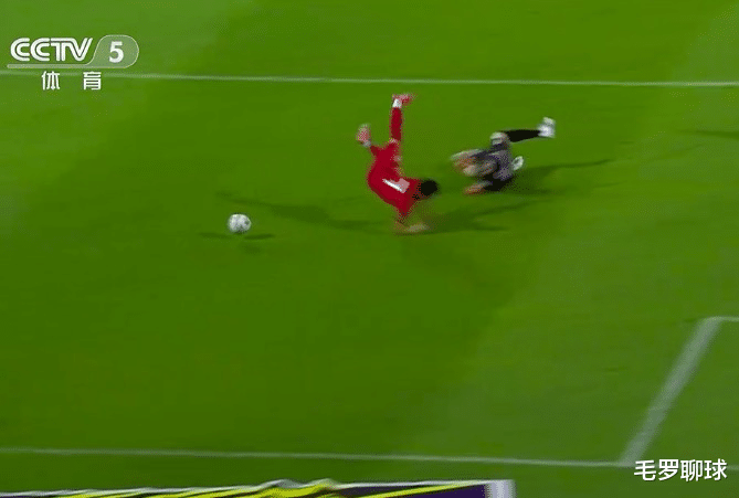 武磊|武磊8分钟连造两球立大功，国足2-0菲律宾，世预赛出线形势好转