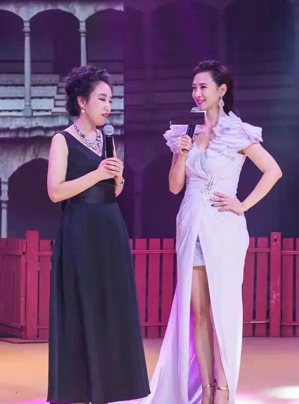 罗嘉良|过气明星频走穴，罗嘉良商场献唱，徐少华穿僧袍再现经典