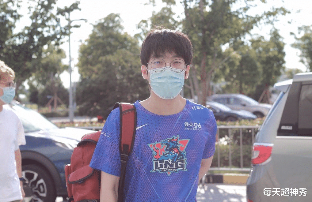 tes战队|Jackeylove火力全开!TES轻取LNG,王多多对奥运会裁判的点评获赞