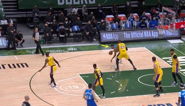 勒布朗·詹姆斯|全部拉开！字母哥背打詹姆斯！结果草率了：人顶动了，球却不见了