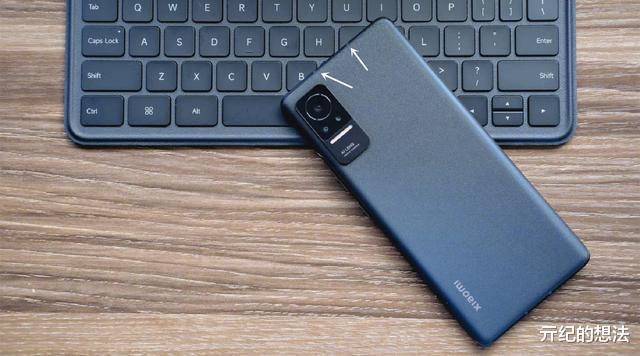 奇石 倒计时4天，小米新旗舰即将发布：3200万柔光自拍+166克手感