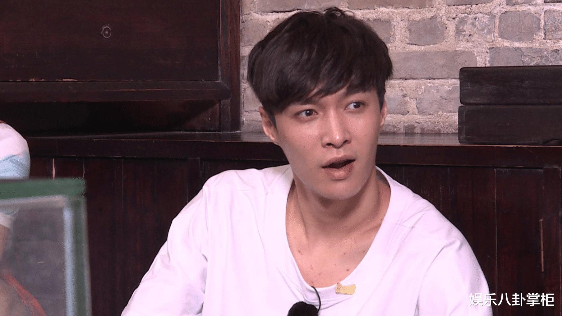 张艺兴|张艺兴的“尴尬”，会让多少流量明星“如梦初醒”？