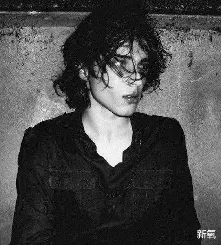 汪峰|星二代颜值天花板恋爱曝光，这近照简直比她妈还要绝了！