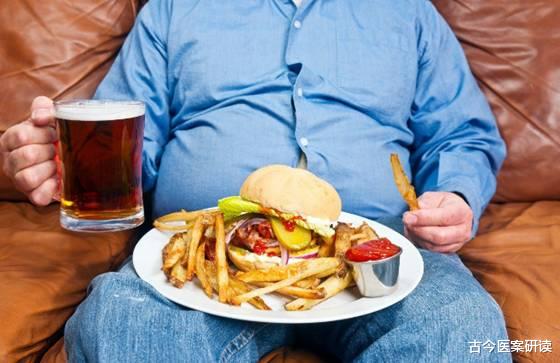 养生|32岁男子甲状腺结节半年反复三次，医生：易患甲状腺癌的人，常有3大“共性”