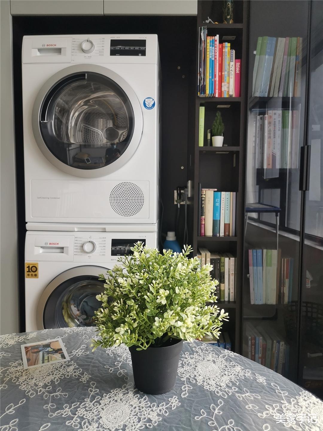 这位退休教师太有远见了,舍弃电视墙,全屋打满柜子,效果超高级!