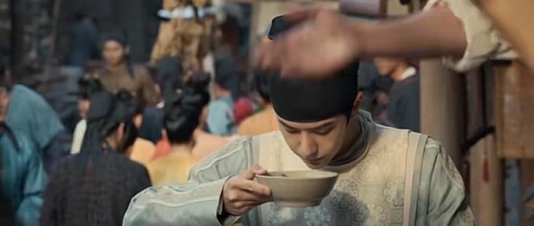 巩俐|王一博《风起洛阳》成“美食家”！开场就探店，对美食评价很搞笑