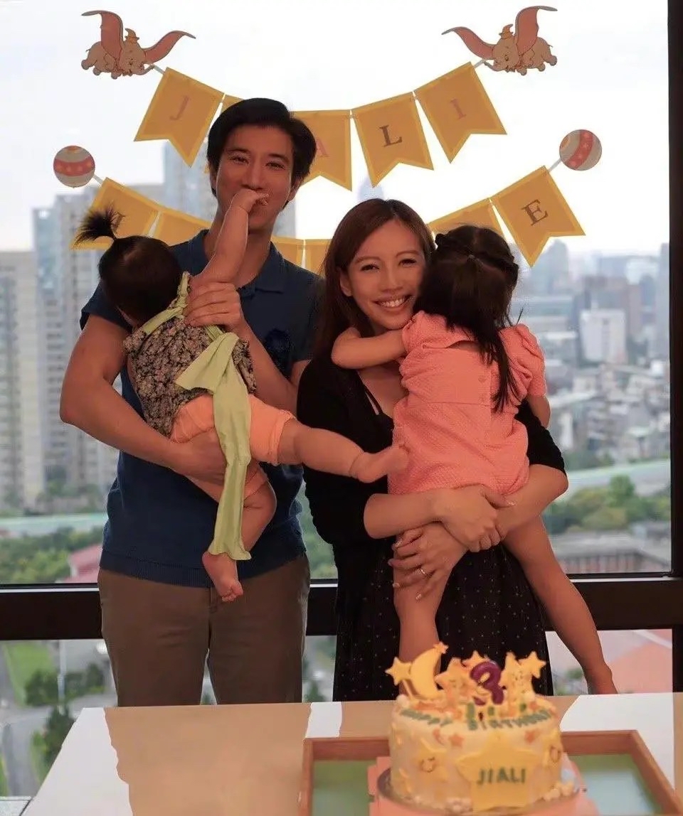 李靓蕾|作家陈岚公开质疑李靓蕾，律师朋友也帮腔：若有锤，就没谈判余地