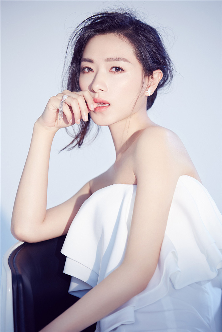 肖战|曾因7次拒绝“潜规则”被封杀,今凭实力走红,被誉为最干净女星!