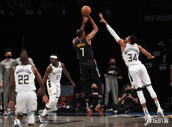 詹姆斯·哈登|最多领先49分，哈登安心休息吧！杜兰特轰下32+4+6，球迷高喊MVP