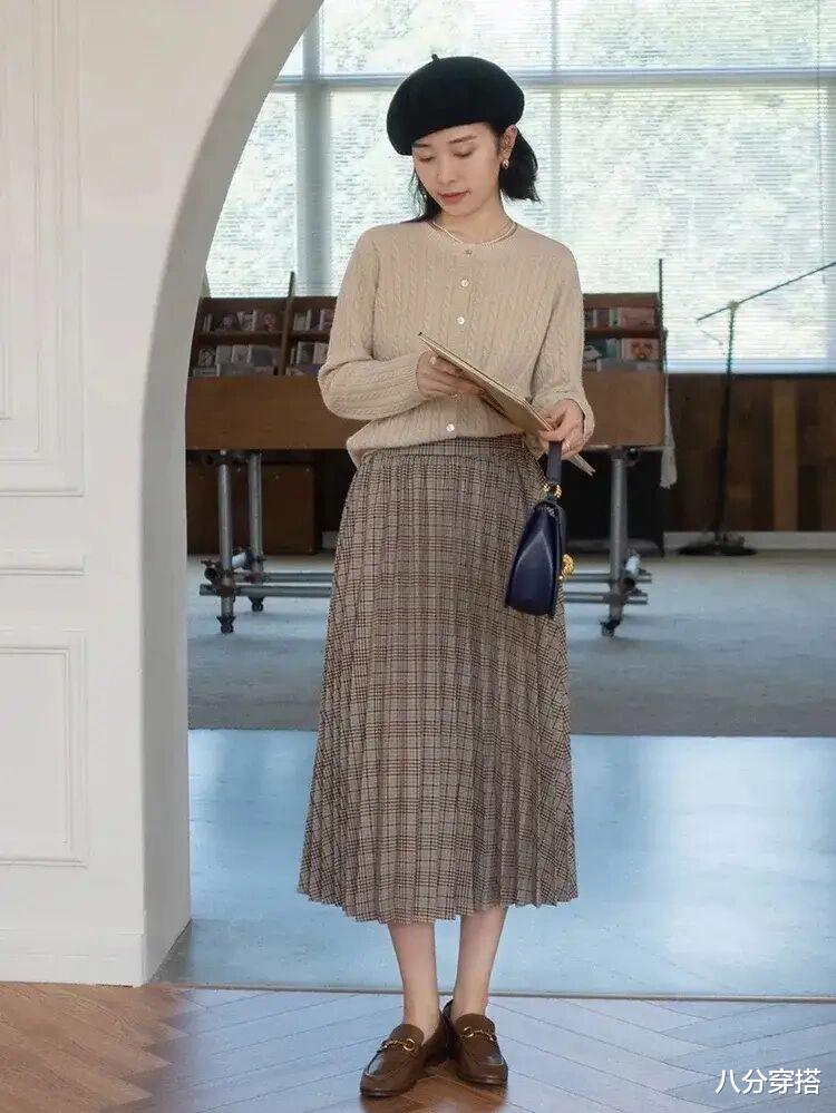 八分穿搭 真正洋气的女人，秋天都借鉴这几组穿搭公式，日常实用又百搭