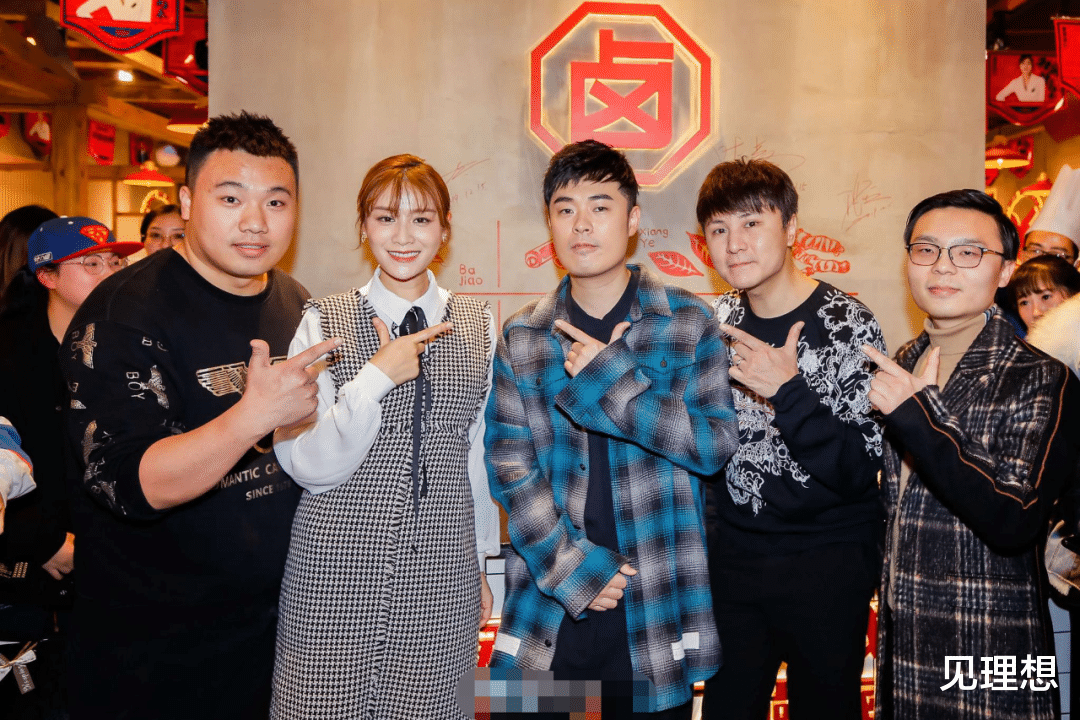 爱情公寓|《爱情公寓》开播12年现状：美嘉直播卖假货，胡一菲变脸认不出！