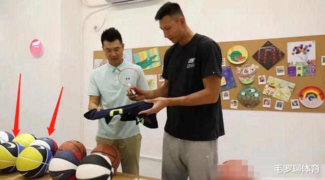 耐克|王仕鹏说出实话，耐克没要求却主动签名，发言自相矛盾网友很不满