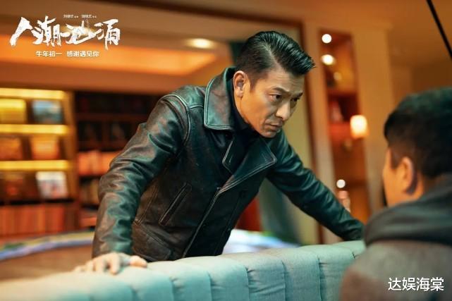 贾玲|《你好李焕英》票房52亿，距《战狼2》仅差5亿，贾玲却开心不起来