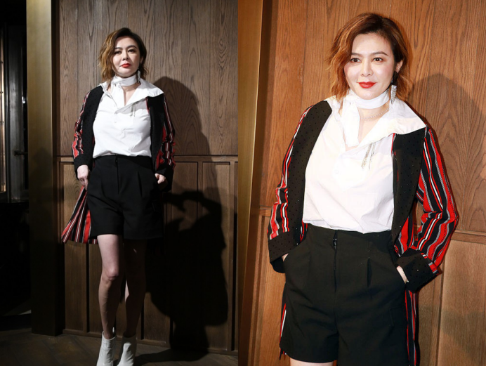 外套|关之琳岁数大了还在扮嫩,工装外套配牛仔裤,挑染短发真显年轻