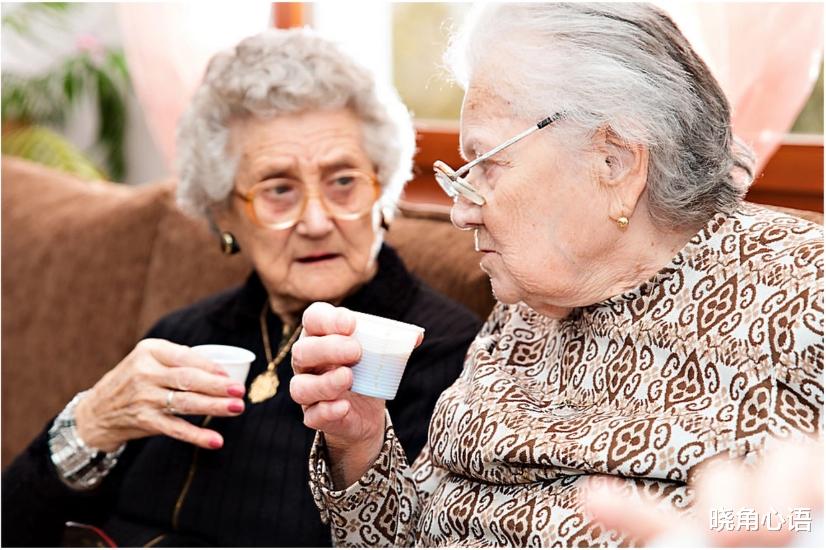 晓角心语 和亲弟抱团养老5年很幸福,我不愿把房子给侄子听到他的话我愣了