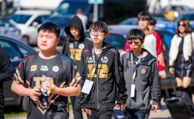 mlxg|MLXG又遭背刺？小虎反目成仇力挺RNG，工资都直接翻倍了