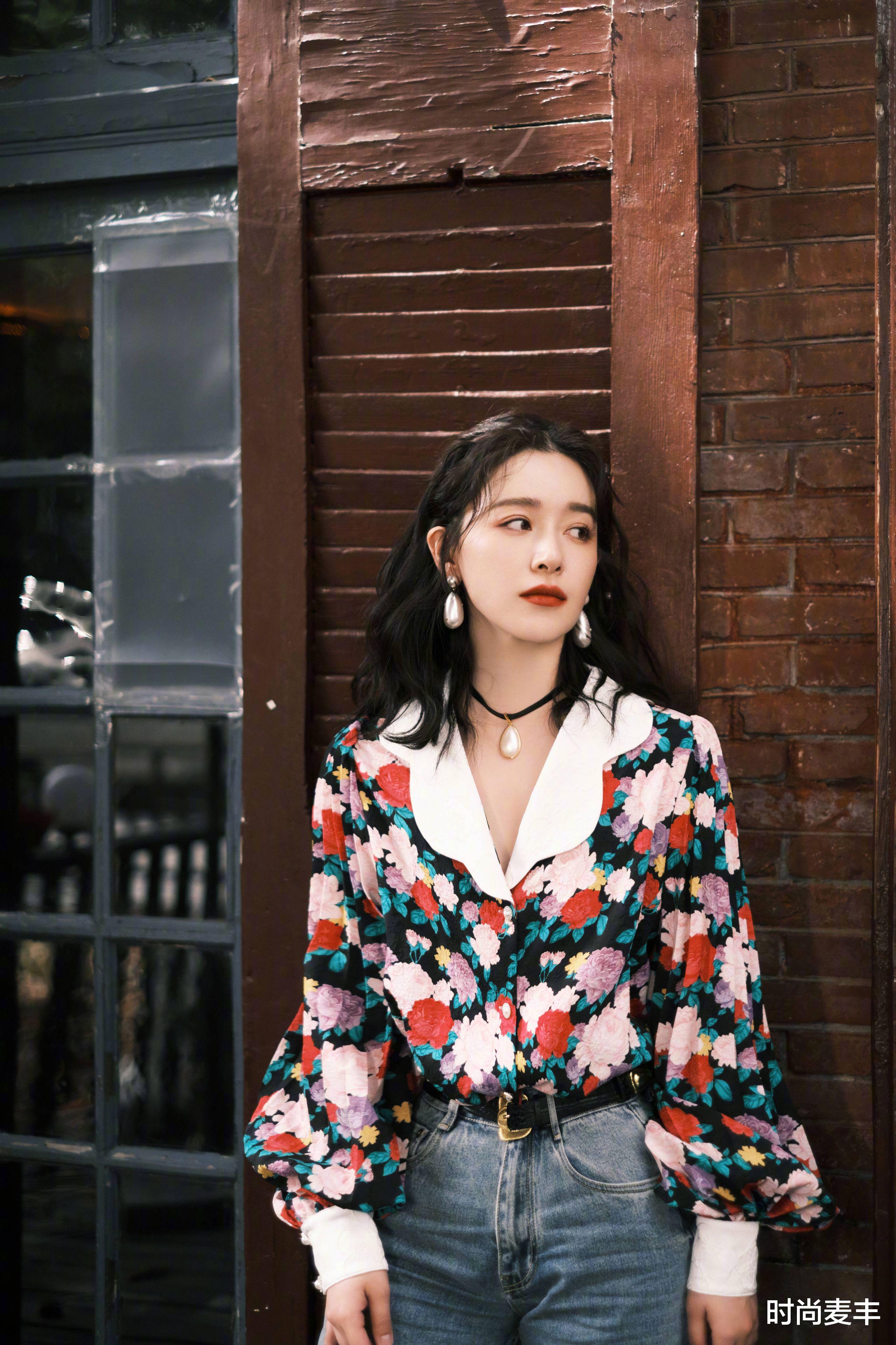 时尚麦丰|阚清子突然变酷帅，黑色连体工装裤，这是女特工要出动了吗