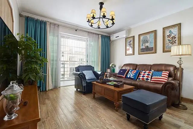 装修设计精选|新房装修时老婆鬼点子多，用剩下的地板装电视墙，省下好几千