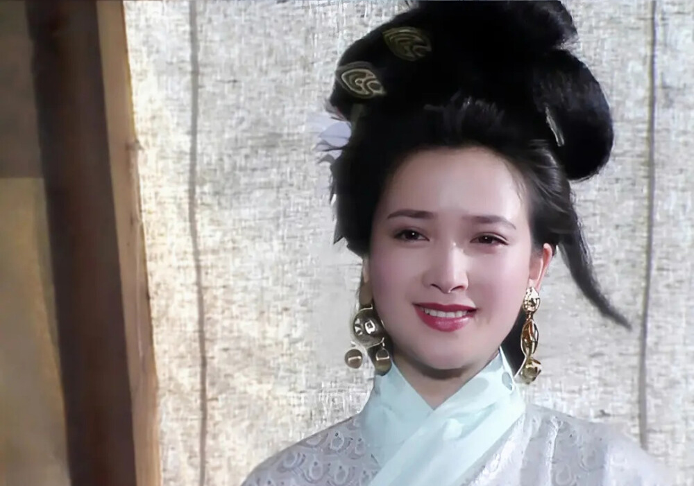 蒋勤勤|内地四大古装美人今昔颜值对比：有人颜垮，有人仍貌美，差距大