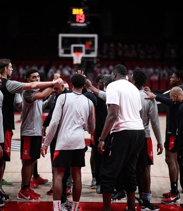 火箭队|愿意与火箭达成续约？奥利尼克表态：金钱不是续约的唯一决定因素