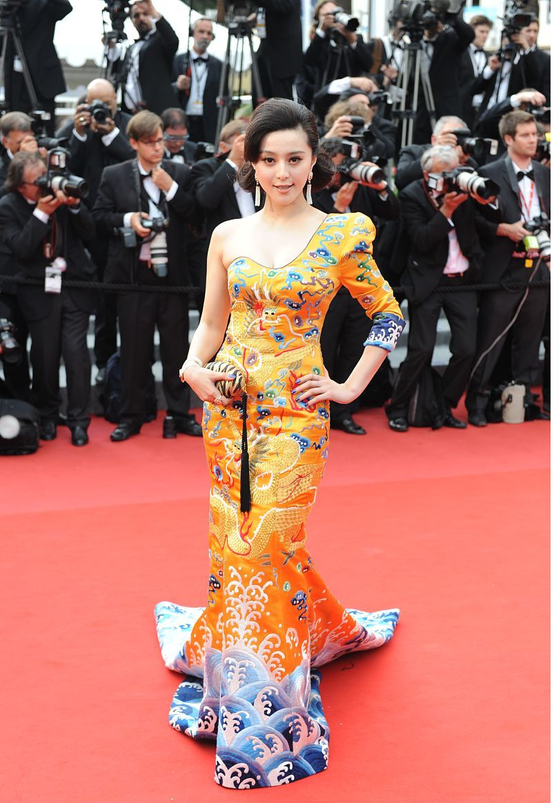 BiuFashion 走出国门的“红毯裙”太惊艳,中国风真美,范冰冰微胖不影响气质