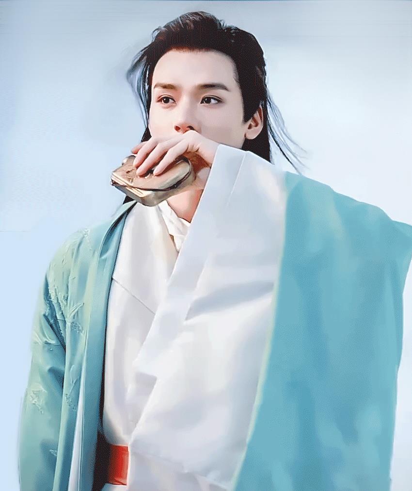 梁洛施|成毅定妆照为何不如剧中出彩？龚俊、肖战也存在同样的情况