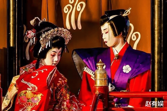 日本名门妇女有多卑微?替出轨的丈夫道歉,事后还要妻子自我反省