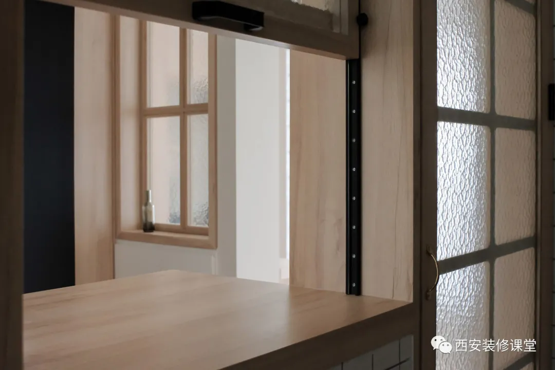 |50㎡蜗居打造两室,客餐厅衣帽间都有