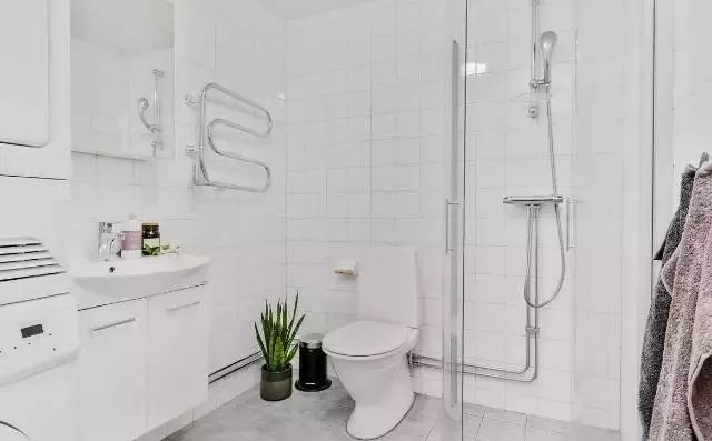 装修时尚家 妹妹不谈恋爱,硬是要买50平的小户型,一看阳台明白了!