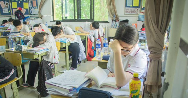 月月读唐诗|654分进高中最后高考482分,家长群里发文内涵老师,我儿子不争气