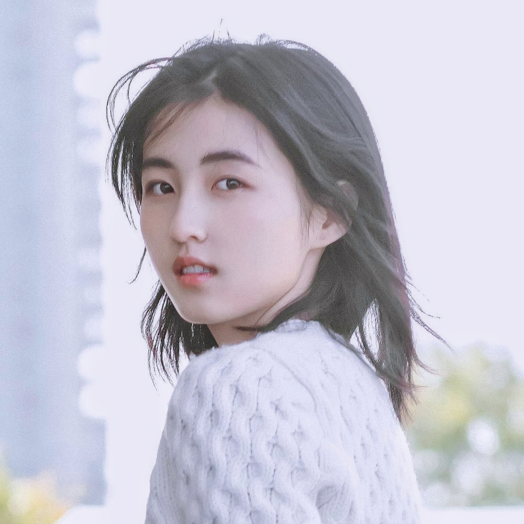 张子枫|5岁出道，冯小刚夸她是天才，00后票房扛把子，张子枫凭啥这么牛