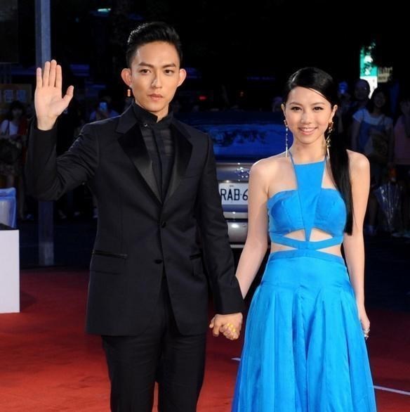 张靓颖|最惨天后们的悲剧人生：被亲妈吸血，被闺蜜插刀，被渣男骗了6亿