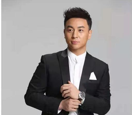 释小龙|释小龙隐藏20年的身份曝光，王宝强见了要行礼，向华强都不敢得罪