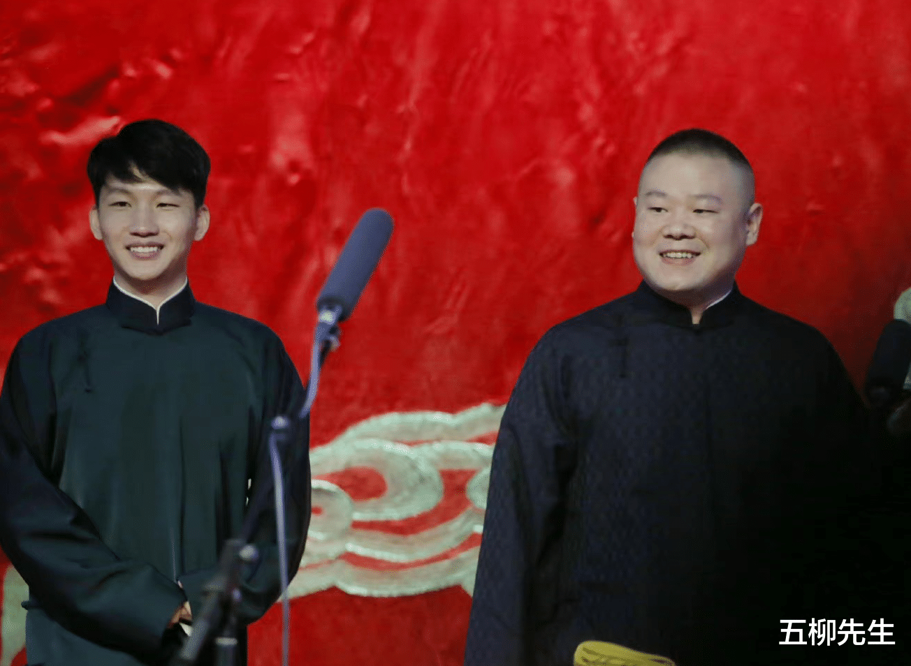 岳云鹏|藏不住了?岳云鹏刘筱亭师徒天桥德云社同台,自曝已开始准备春晚