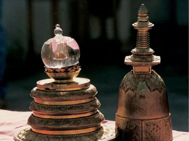 野史虫 庆云寺有一口千人锅，游客喜爱往里面丢钱币，这种行为竟有三点危害