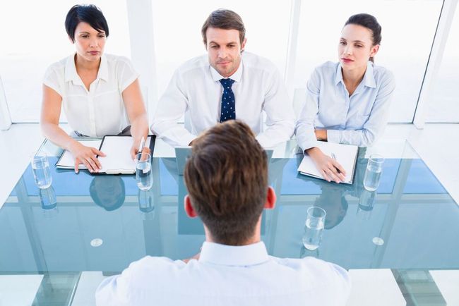 西装|应聘者面试完之后跟我多聊了两句,就这两句话导致他直接被PASS