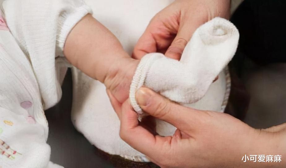 小可爱麻麻|为什么孩子的衣服不能在外“过夜”?不是迷信,家长要明白