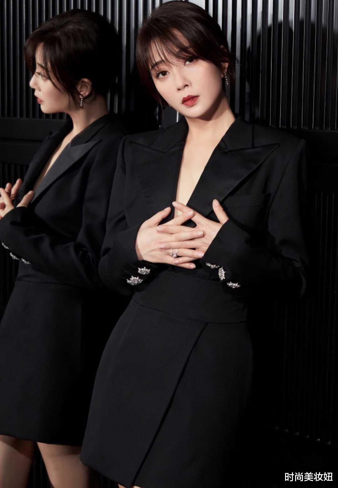 时尚美妆妞 殷桃果然是人美身材好，真空穿黑色西装裙性感迷人，真高级