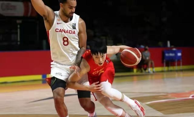 小喵姐|雄鹿连收好消息！多人创纪录，字母哥状态喜人，胡明轩或将到来