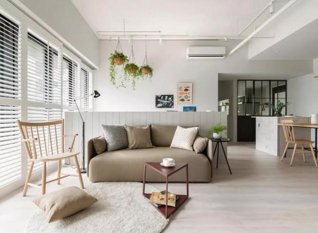 阳台和客厅打通后,衣服晾哪里?5种办法解决,让你不再困扰!