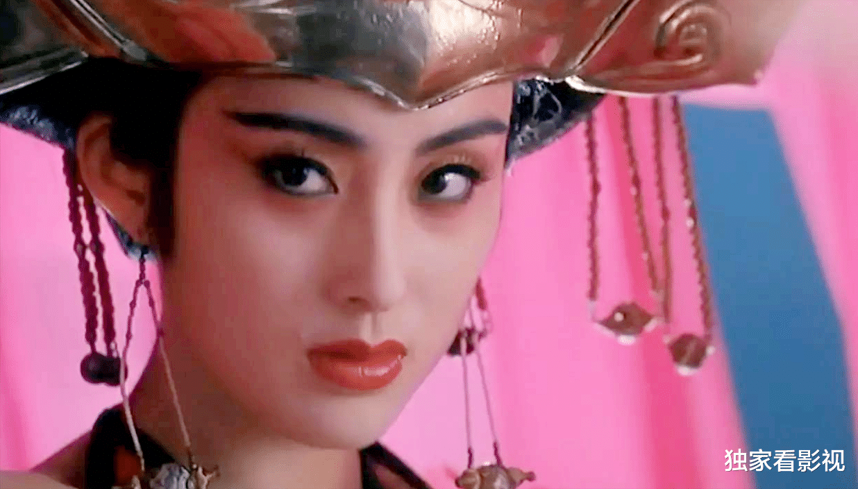 王小玮|张敏53岁落魄了？找小10岁不知名导演当二婚对象，被男方酒后消遣