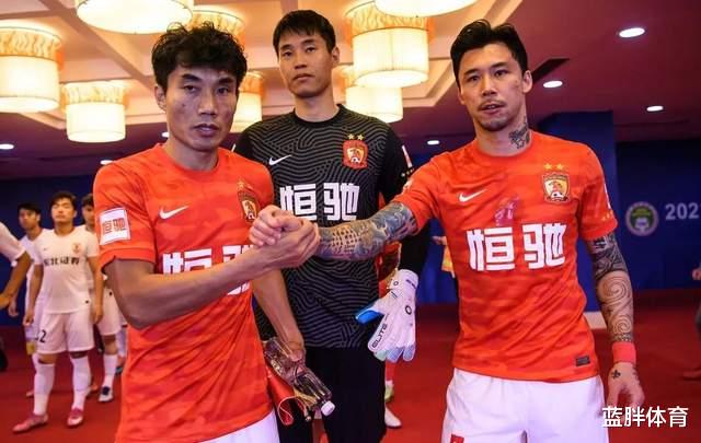 广州队|广州队门将位置迎来新面孔，本轮却表现不佳，差点因失误导致丢球