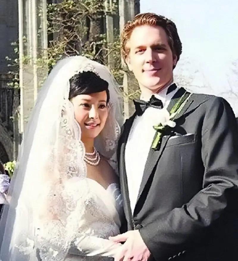 一只麦兜 她曾怼遍娱乐圈的人,如今她怼过的人依旧在娱乐圈混得风生水起