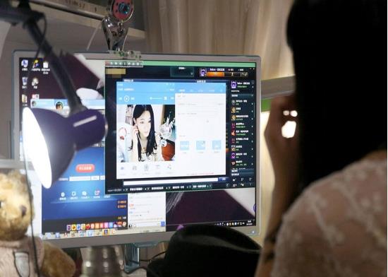 张学友|张学友新碟销量不到3万张，扯掉了多少流量明星的“遮羞布”？