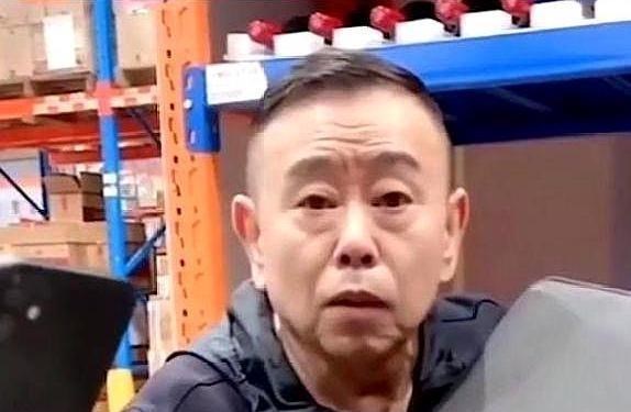 潘长江|潘长江尴尬吗?小他42岁谢孟伟,从喊他潘叔到现在直呼“潘子”