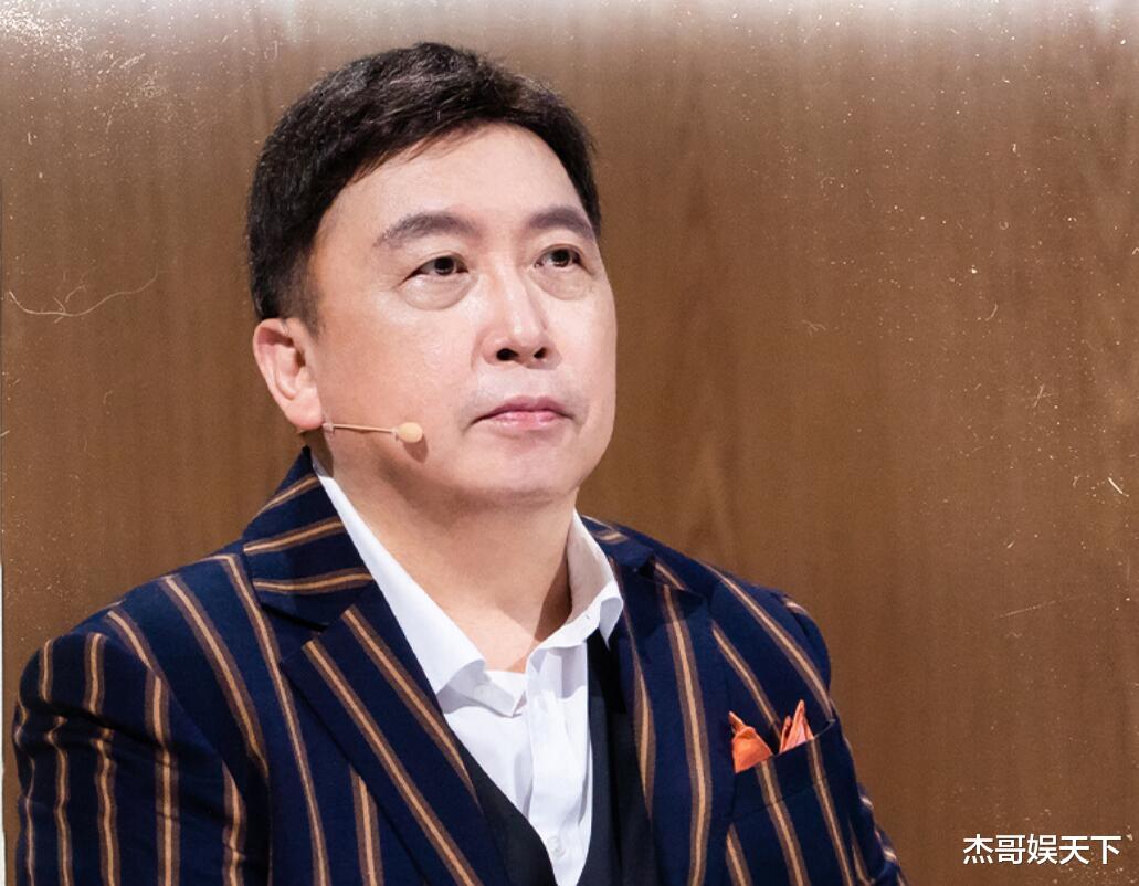 表情包|同样是避嫌，王晶比郝蕾情商高多了